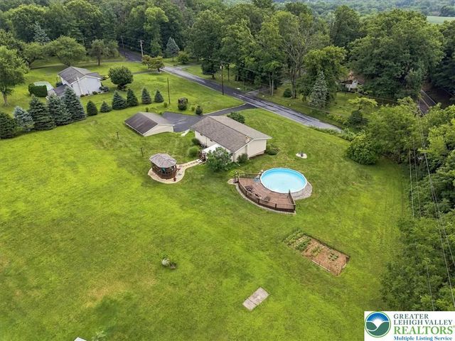 4106 Sycamore Drive, Lehigh Twp, PA 18067