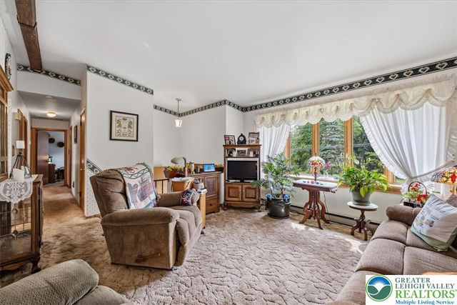 4106 Sycamore Drive, Lehigh Twp, PA 18067