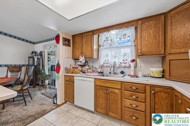 4106 Sycamore Drive, Lehigh Twp, PA 18067