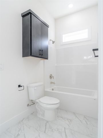 311 Hedge Drive, Centerton, AR 72719