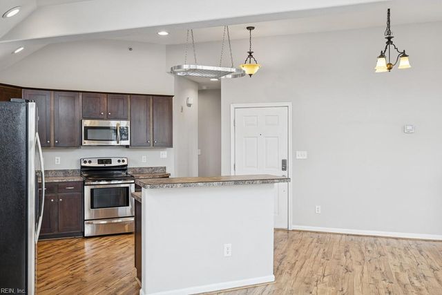 3704 Vintage Point PL, Virginia Beach, VA 23455