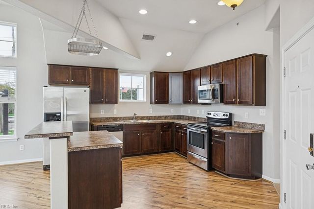 3704 Vintage Point PL, Virginia Beach, VA 23455