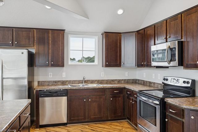 3704 Vintage Point PL, Virginia Beach, VA 23455