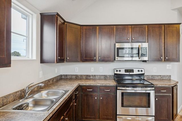 3704 Vintage Point PL, Virginia Beach, VA 23455
