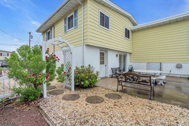 87 Ronald Ave, Berkeley Twp., NJ 08721