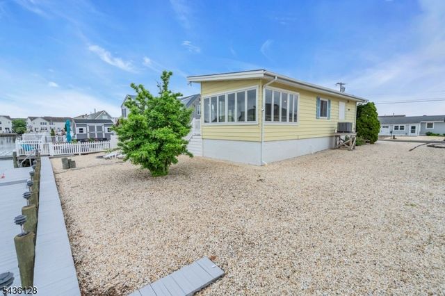 87 Ronald Ave, Berkeley Twp., NJ 08721
