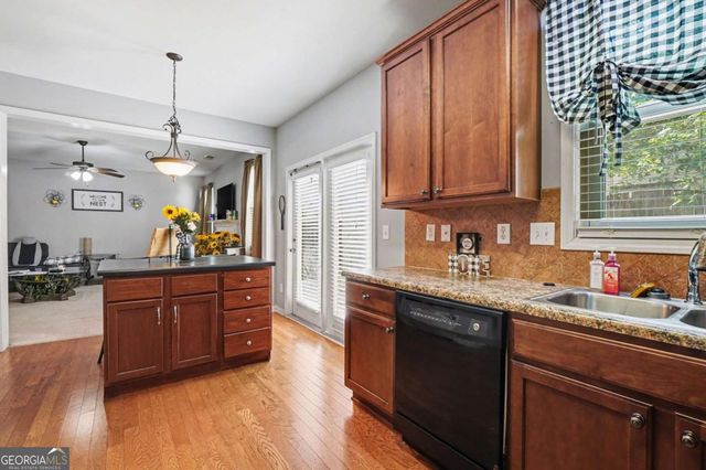 2582 Kolb Manor Circle SW, Marietta, GA 30008