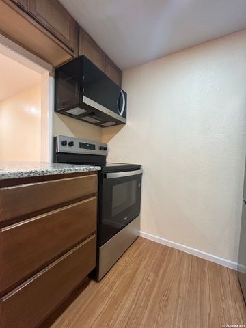 8401 N New Braunfels Ave Apt 105, San Antonio, TX 78209