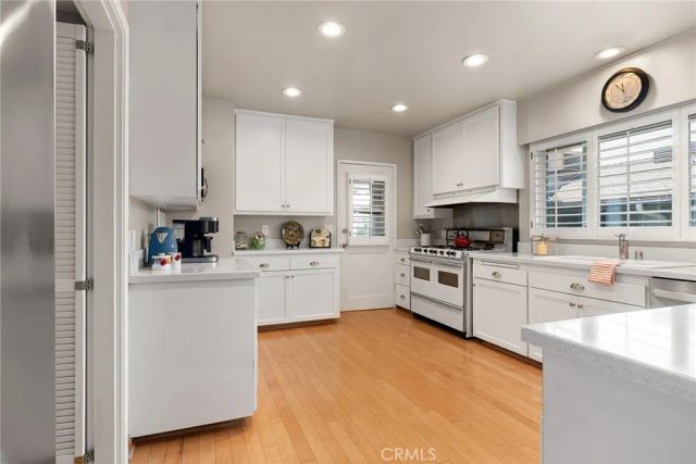 950 S Orange Grove, Pasadena, CA 91105