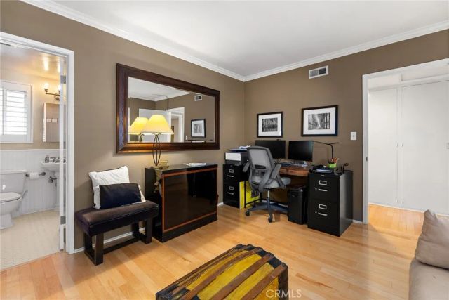 950 S Orange Grove, Pasadena, CA 91105