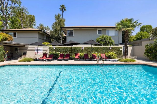 950 S Orange Grove, Pasadena, CA 91105