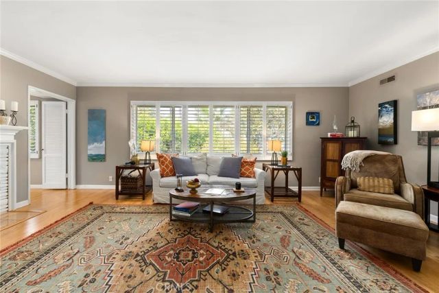 950 S Orange Grove, Pasadena, CA 91105