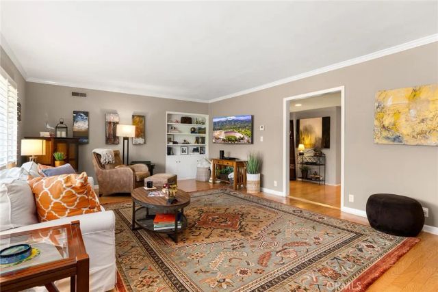 950 S Orange Grove, Pasadena, CA 91105