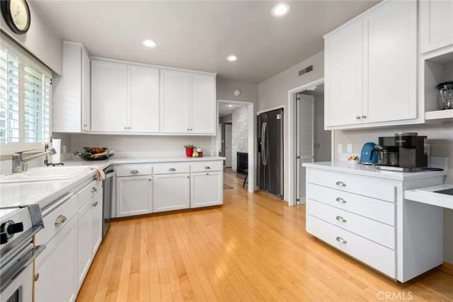 950 S Orange Grove, Pasadena, CA 91105