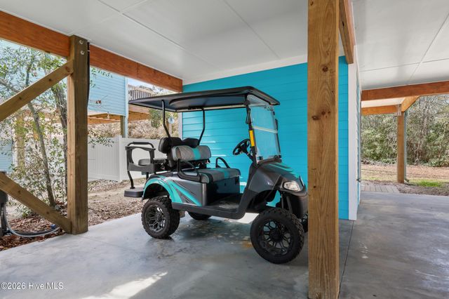 119 NE 27th Street, Oak Island, NC 28465