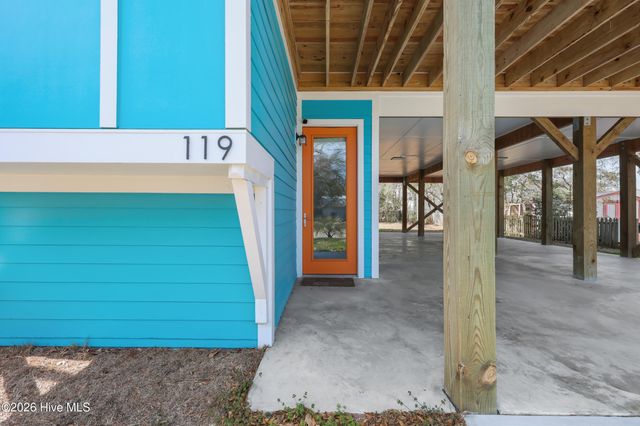 119 NE 27th Street, Oak Island, NC 28465