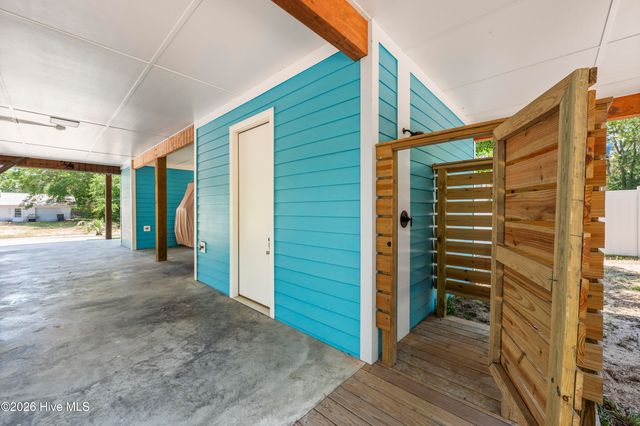 119 NE 27th Street, Oak Island, NC 28465