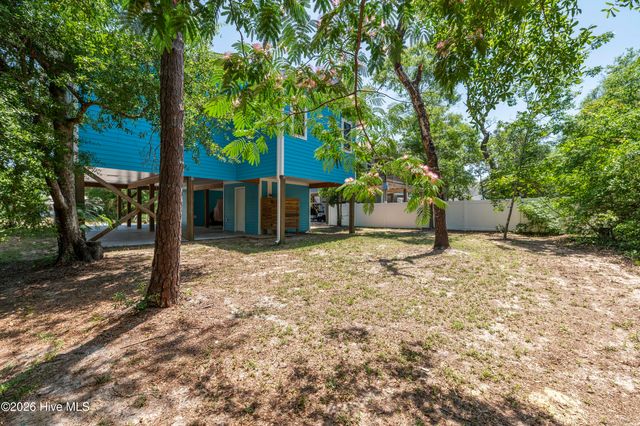 119 NE 27th Street, Oak Island, NC 28465