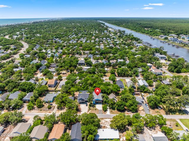 119 NE 27th Street, Oak Island, NC 28465