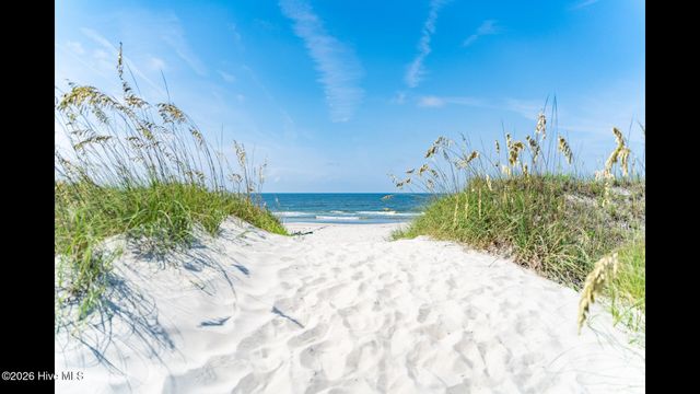 119 NE 27th Street, Oak Island, NC 28465
