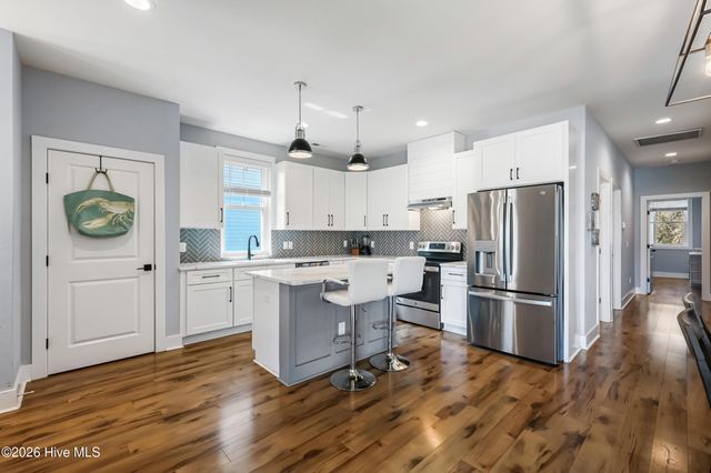 119 NE 27th Street, Oak Island, NC 28465