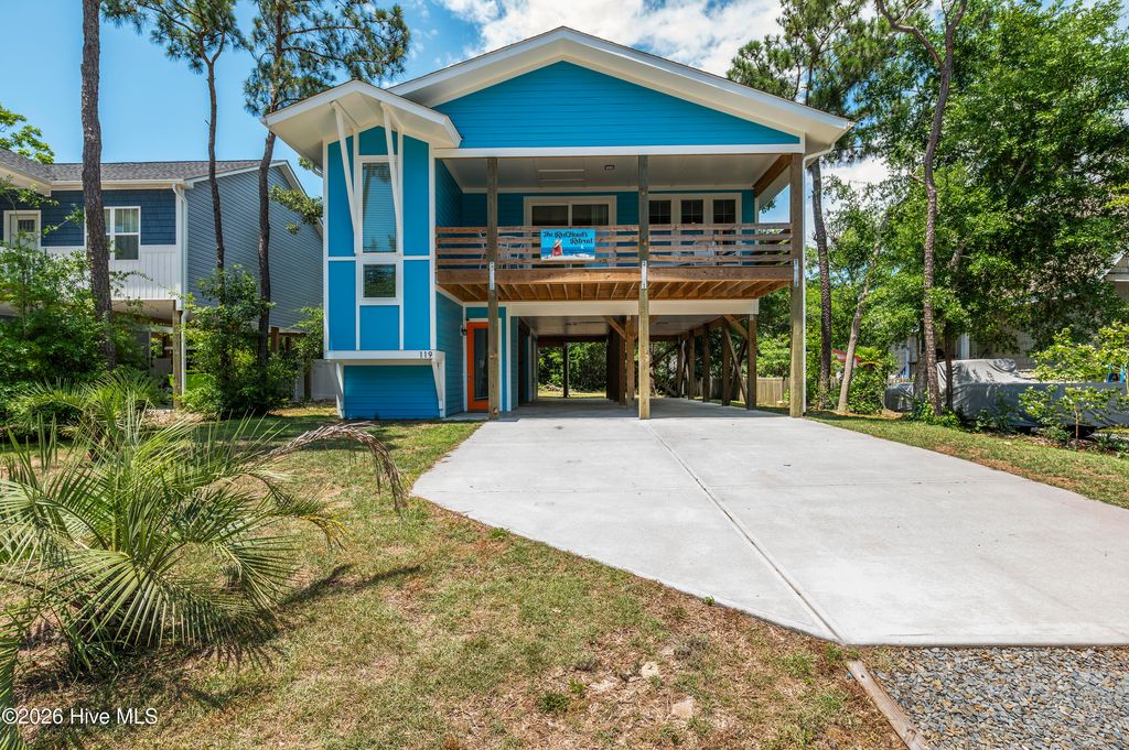 119 NE 27th Street, Oak Island, NC 28465