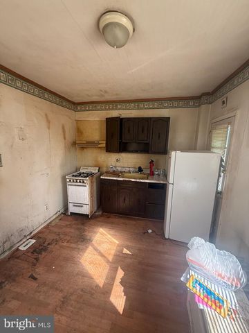 1854 TREE ST, Philadelphia, PA 19145