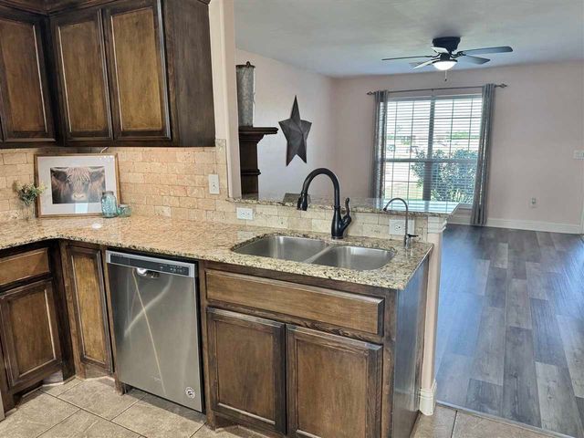 2101 SW Edinburough DR, Lawton, OK 73505