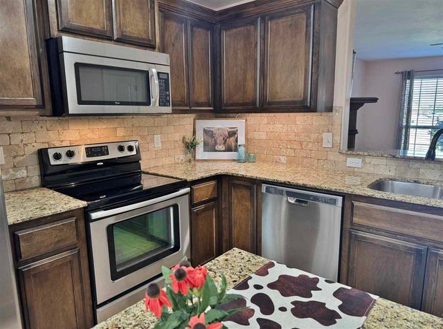 2101 SW Edinburough DR, Lawton, OK 73505