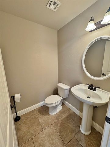 2101 SW Edinburough DR, Lawton, OK 73505