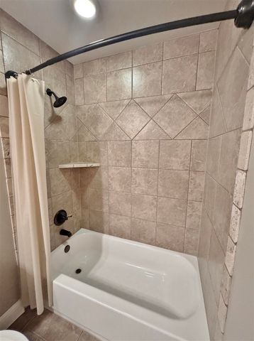2101 SW Edinburough DR, Lawton, OK 73505