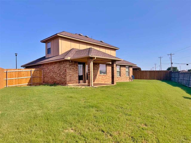 2101 SW Edinburough DR, Lawton, OK 73505