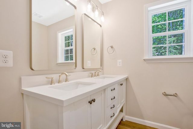 8 E POPLAR LN, Indian Head, MD 20640
