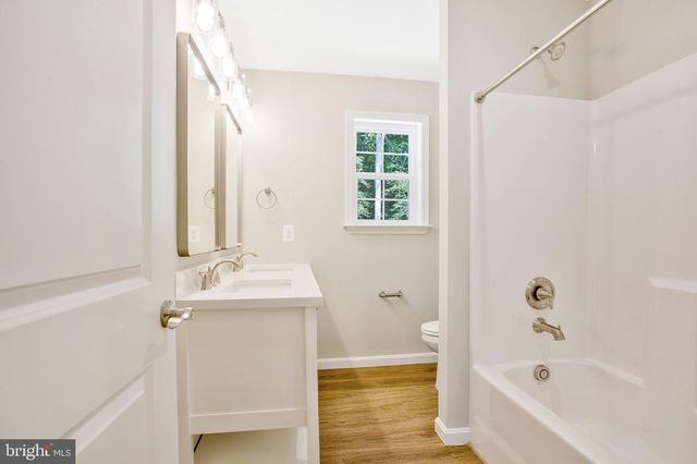 8 E POPLAR LN, Indian Head, MD 20640