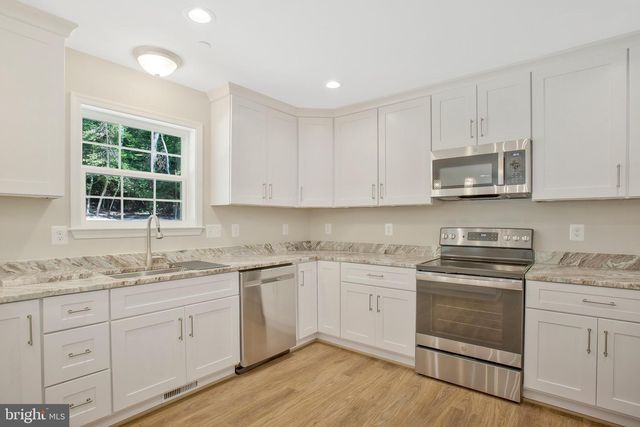 8 E POPLAR LN, Indian Head, MD 20640