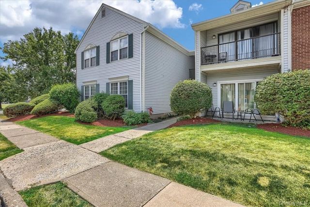 1 Brook Drive 21, Washingtonville, NY 10992