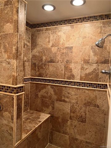 1 Brook Drive 21, Washingtonville, NY 10992