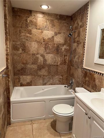 1 Brook Drive 21, Washingtonville, NY 10992