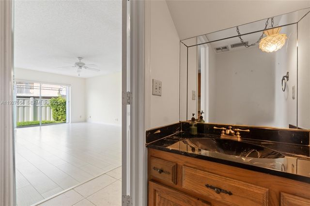 1194 Hillsboro Mile 33, Hillsboro Beach, FL 33062