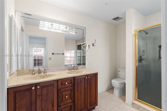 1194 Hillsboro Mile 33, Hillsboro Beach, FL 33062