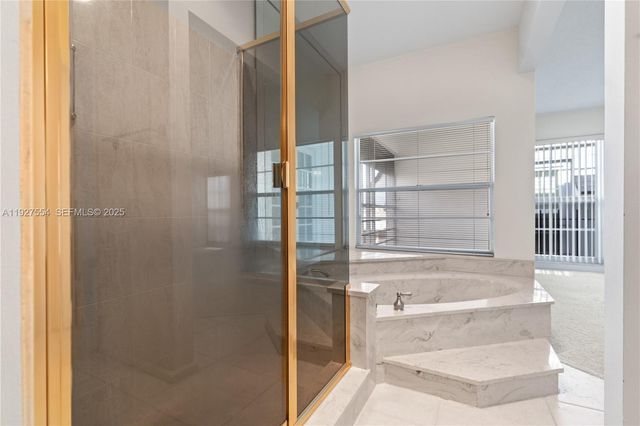 1194 Hillsboro Mile 33, Hillsboro Beach, FL 33062