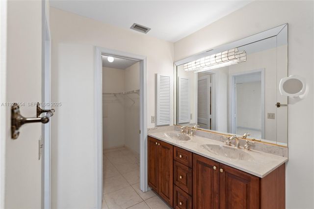 1194 Hillsboro Mile 33, Hillsboro Beach, FL 33062