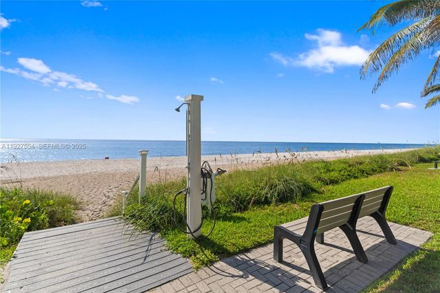 1194 Hillsboro Mile 33, Hillsboro Beach, FL 33062