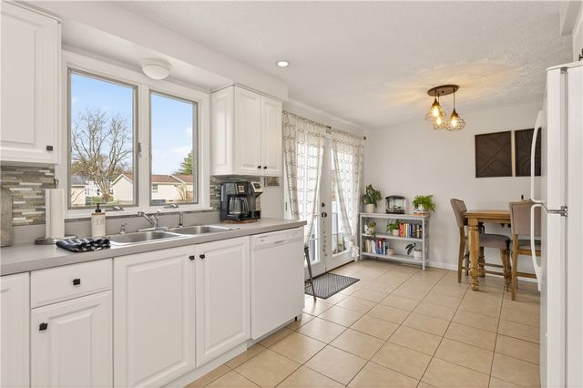 91 Emerald Point, Chili, NY 14624