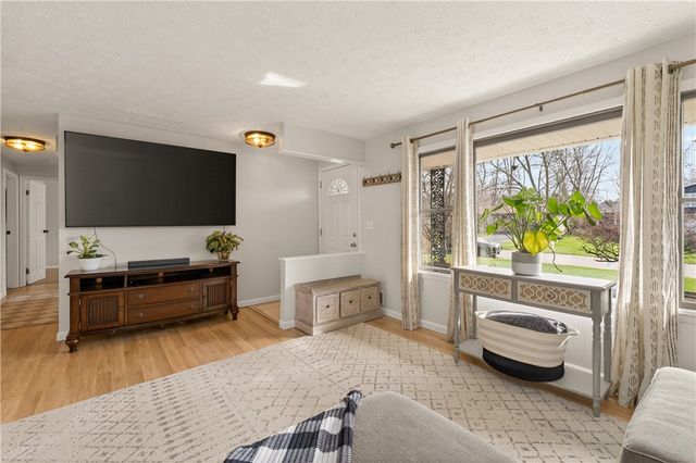 91 Emerald Point, Chili, NY 14624