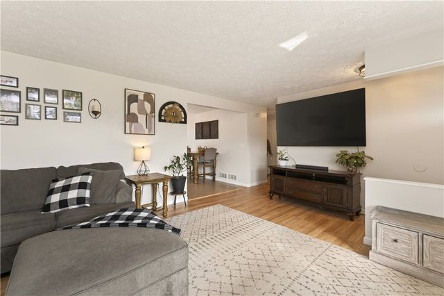 91 Emerald Point, Chili, NY 14624