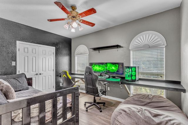 1200 E Remington Park Drive, Talty, TX 75160