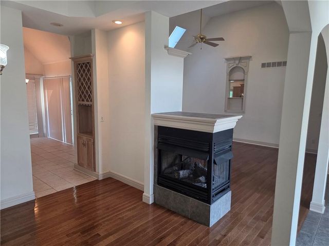 6095 Westwood Court, Parkville, MO 64152