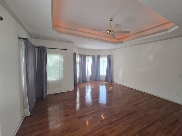 6095 Westwood Court, Parkville, MO 64152