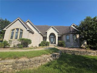 6095 Westwood Court, Parkville, MO 64152